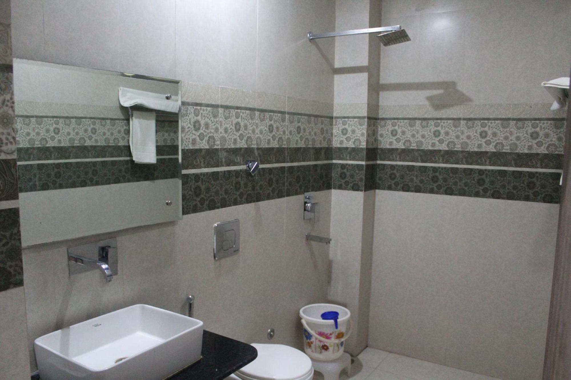 Rewāri Bilberry Hotel מראה חיצוני תמונה