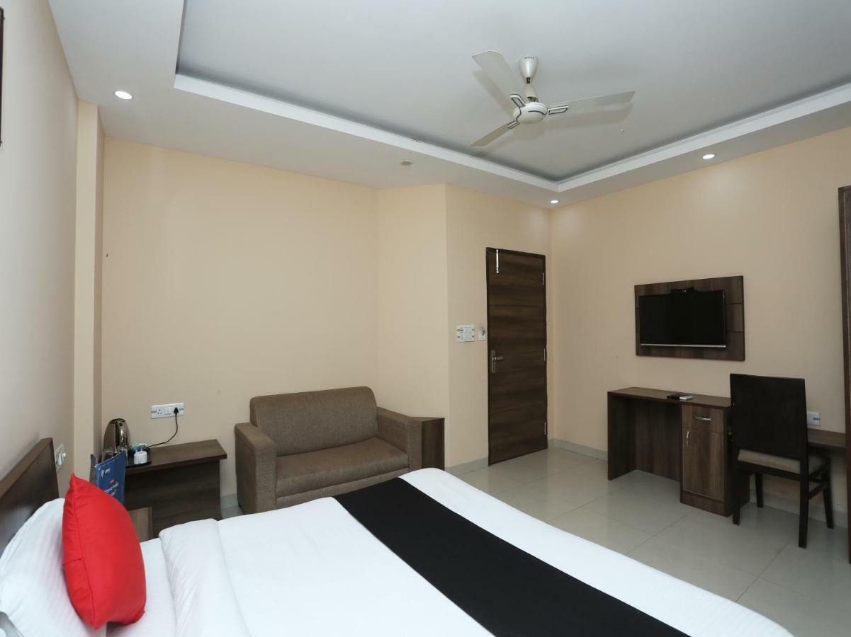 Rewāri Bilberry Hotel מראה חיצוני תמונה