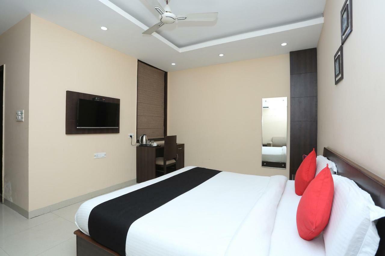 Rewāri Bilberry Hotel מראה חיצוני תמונה